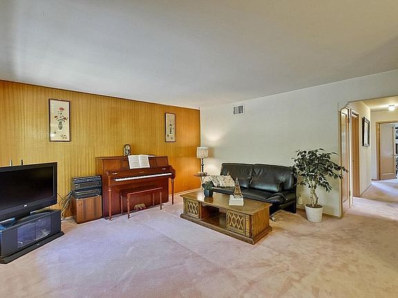 3rd image of 475 Nuestra Ave