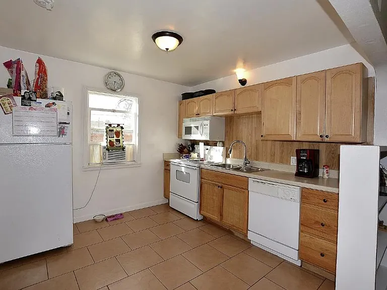 1007 34th Ave — Photo 3