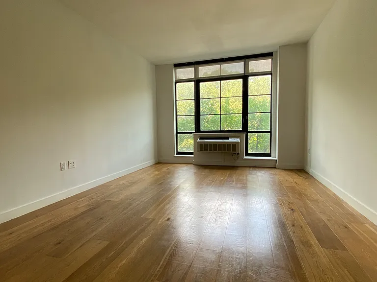 180 Nassau St #7G — Photo 3