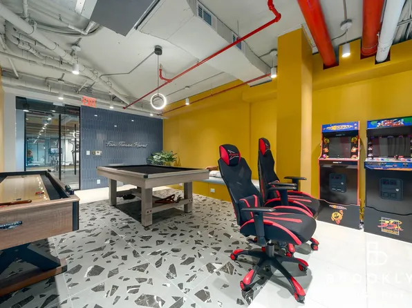 2667 Fulton Street image 12 of 14