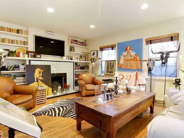 8702 Lookout Mountain Ave, Los Angeles, CA 90046