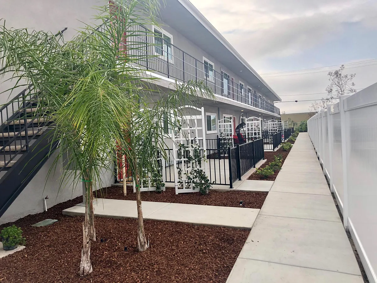 Building Photo - 1511 W Redlands Blvd #8