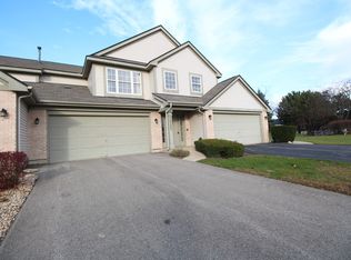 2082 Constitution Ct, Elgin, IL 60123