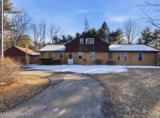 11180 Spencer Rd, Brighton, MI 48114