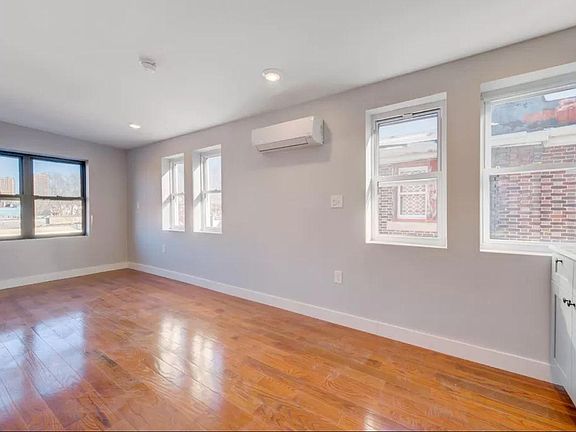 3rd image of 4508-10 Walnut St APT 400
