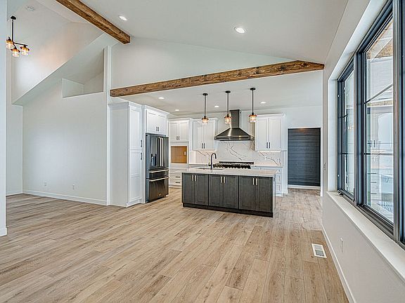 Living Room/Kitchen
