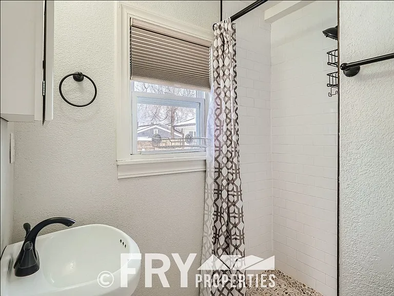 98 S Newland St — Photo 34