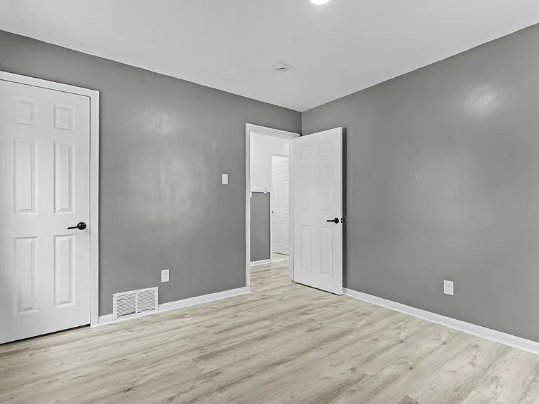 16039 Fairmount Dr — Photo 13