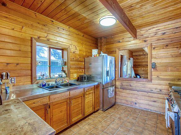 5th image of 1527 Adobe Dr