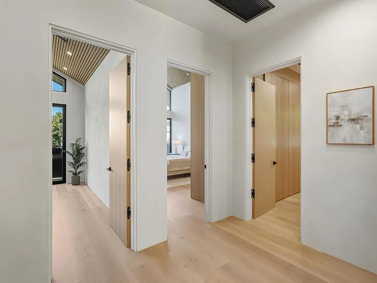 824 N Curson Ave — Photo 29