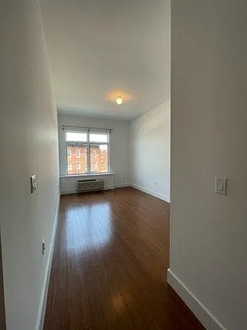 217 Newark Ave #303 — Photo 8