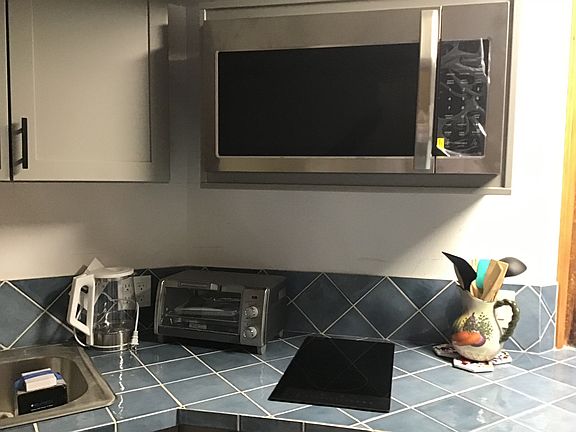 4th image of 28950 Valley View Ln #1