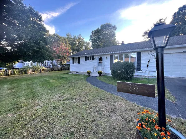 20 Birchwood Ln, Westfield, MA 01085