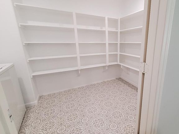 Pantry/Laundry