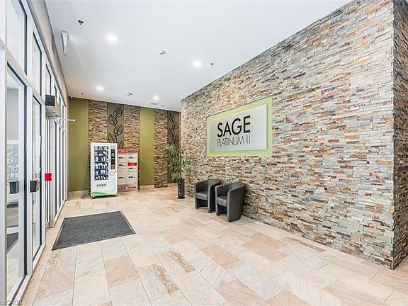 5th image of 308 Lester St #208