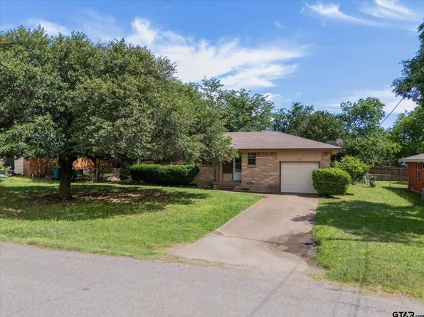 212 Cedar St, Cedar Hill, TX 75104