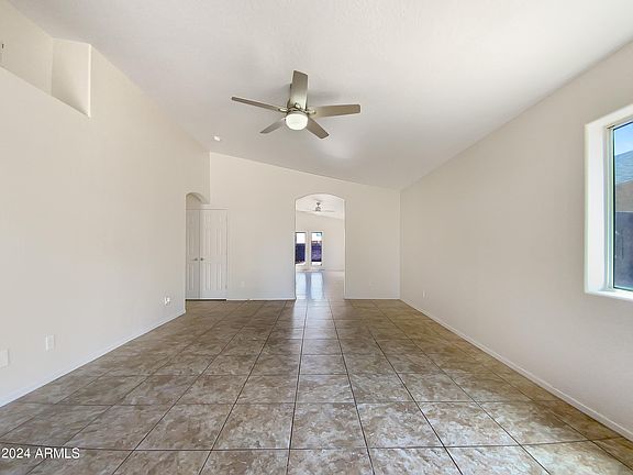 4th image of 537 W SAGUARO Street
