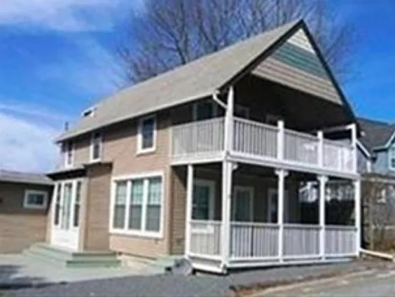 4 bed, 2.0 bath, 1724 sqft, $2,000 — Photo 1