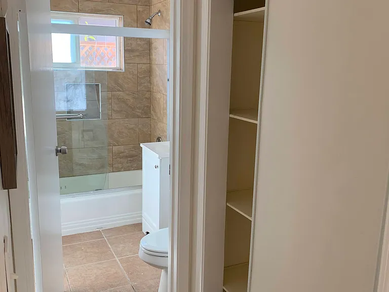 10235 University Way #10235 — Photo 11