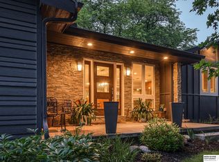 8240 Keystone Dr, Omaha, NE 68134