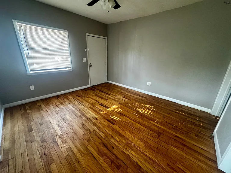 2113 Fillmore St — Photo 2