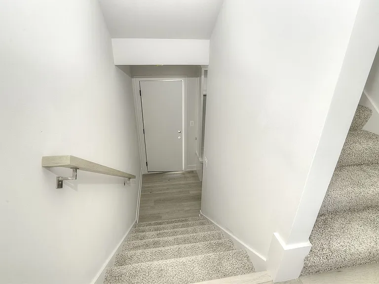 214 N Walnut St — Photo 29