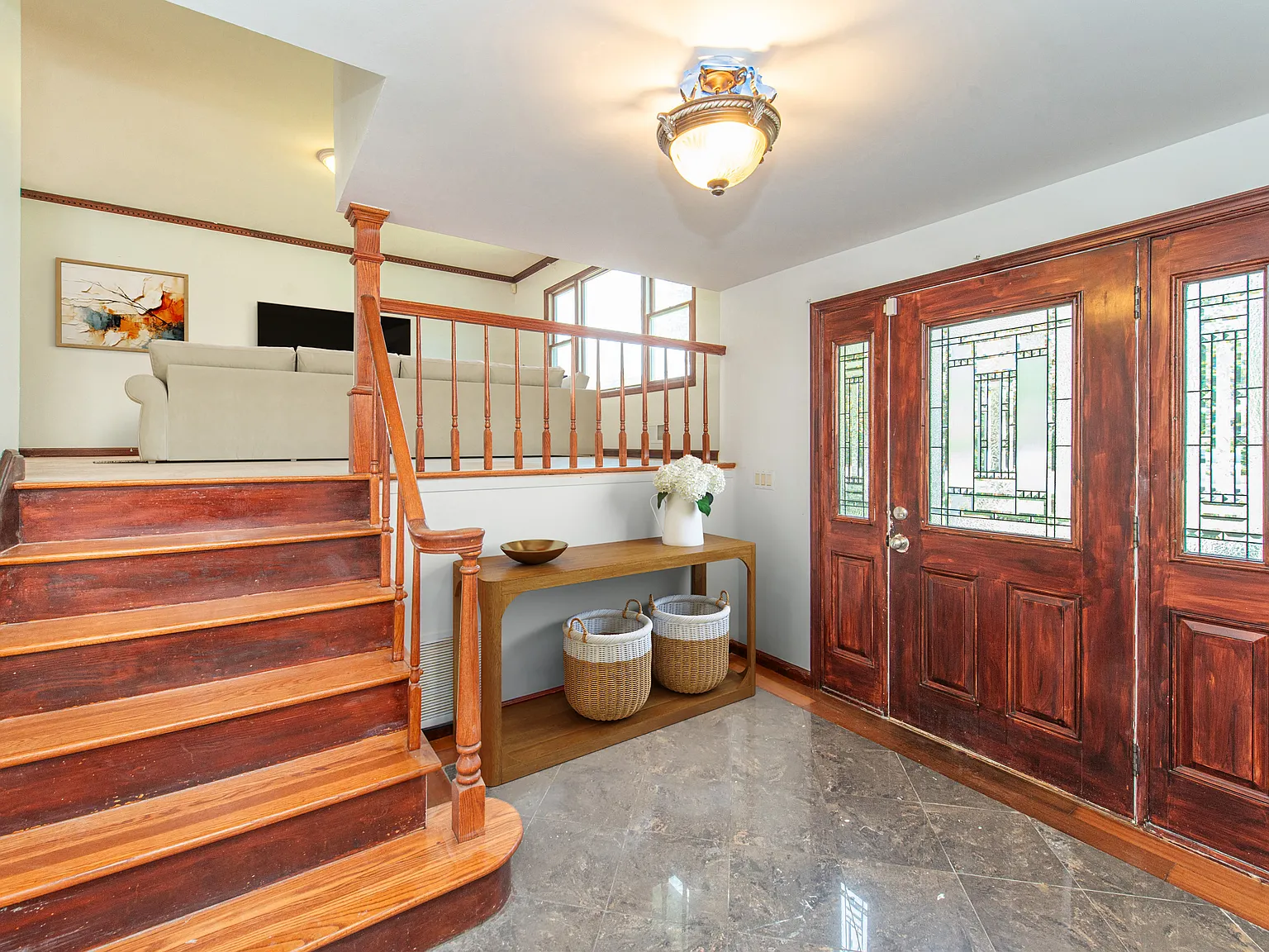 4 bed, 2.5 bath, 2468 sqft, $5,800 — Photo 2