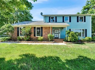 215 Bloomfield Ln, Greer, SC 29650