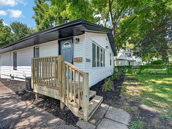 3rd image of 2511 Garfield Ave