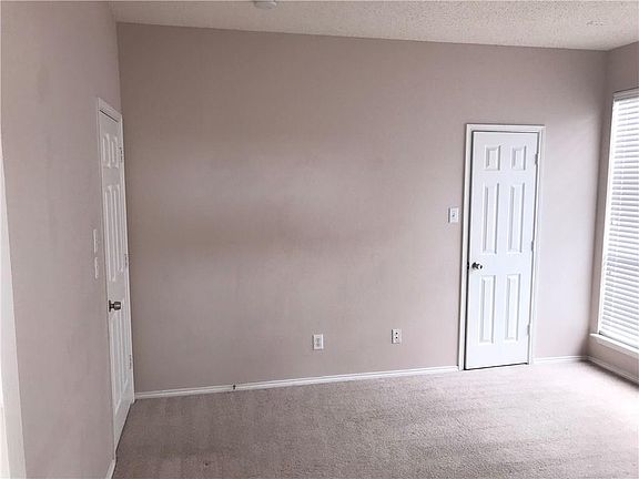 3rd image of 3125 Glory Ln
