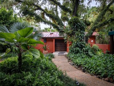 3570 Avocado Ave, Miami, FL, 33133