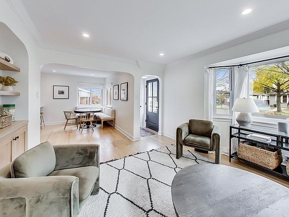 4th image of 230 Park Ave
