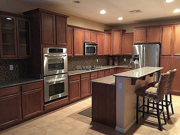 2nd image of 9719 Maspalomas St