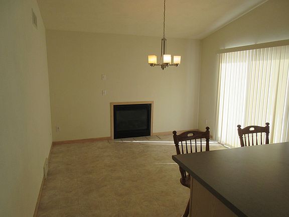 5th image of 2704-2706 Cumberland Dr #2704
