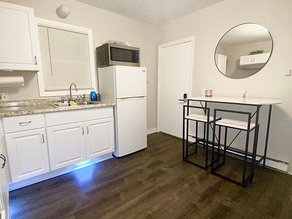 Entrance into the kitchen