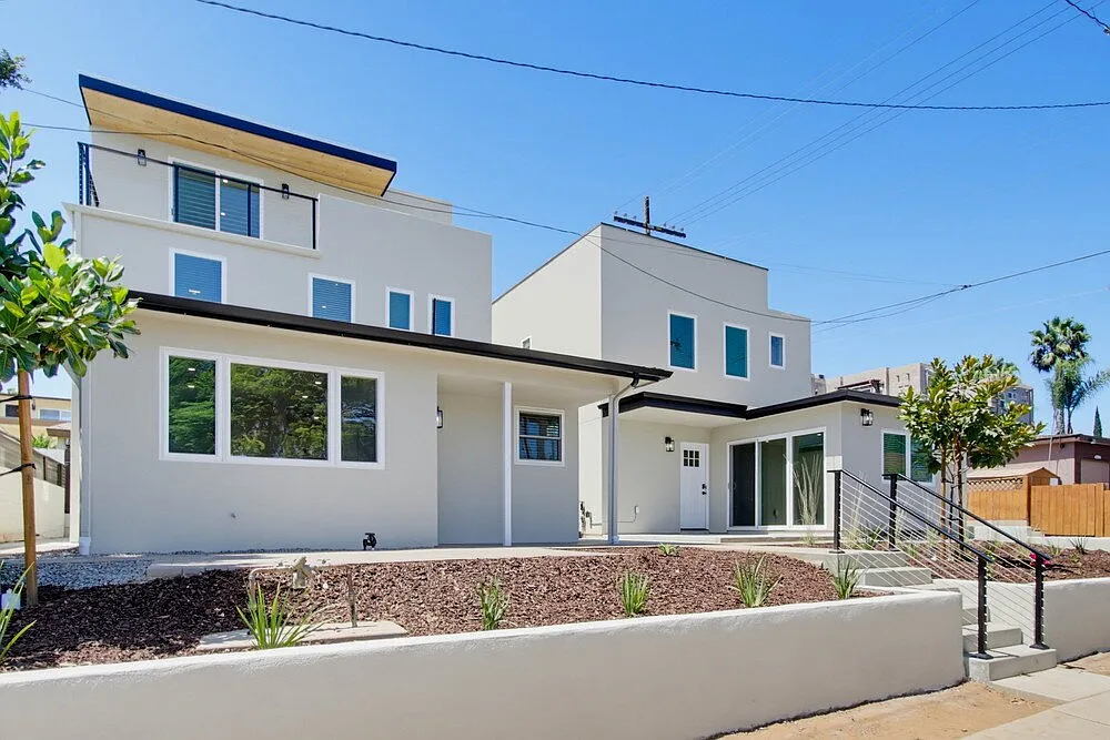 2 bed, 1.0 bath, 723 sqft, $3,700 — Photo 2