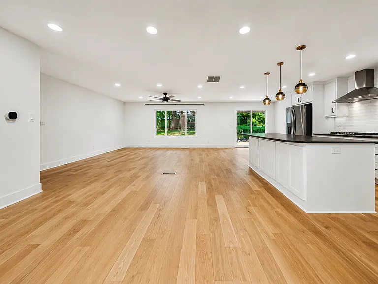2243 N Hummingbird Ln — Photo 4