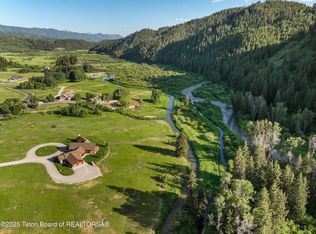 450 Salt River Ranch Ln, Thayne, WY 83127