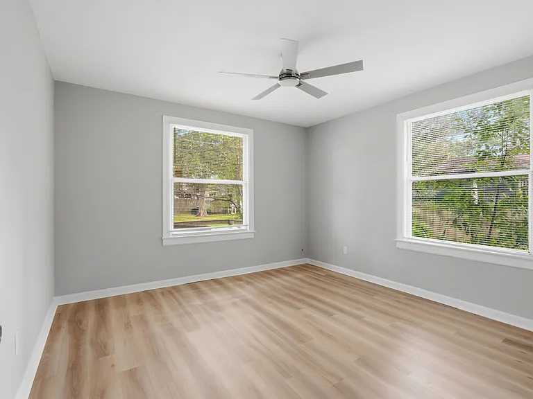 2114 Merrill Ave — Photo 16