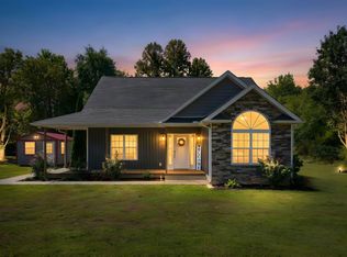 1017 Glendale Dr, Dickson, TN 37055