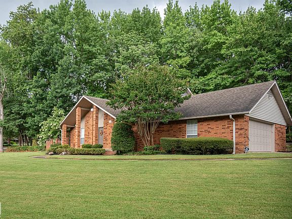 2nd image of 2806 Woodthrush Cir
