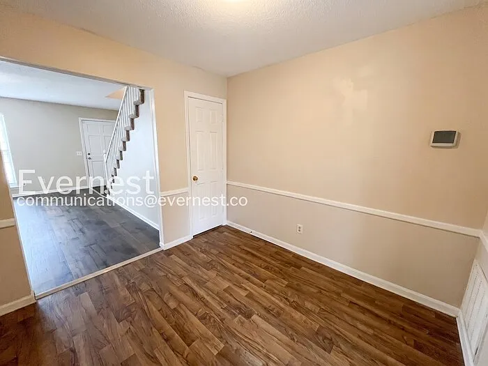 2406 Lyndon Ave #4 — Photo 6