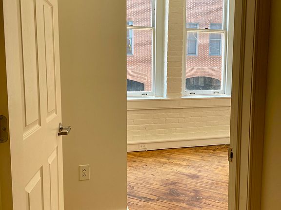 4th image of 19-21 S 13th St #202