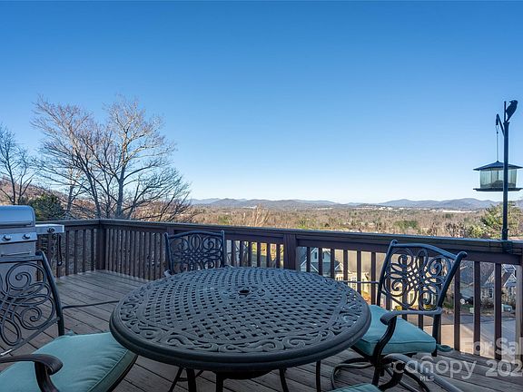 4th image of 10 N Mission Hills Ct