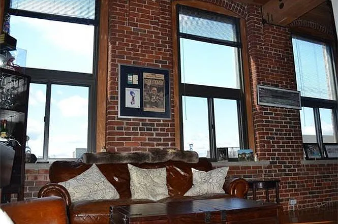 320 W 2nd St #411 — Photo 3