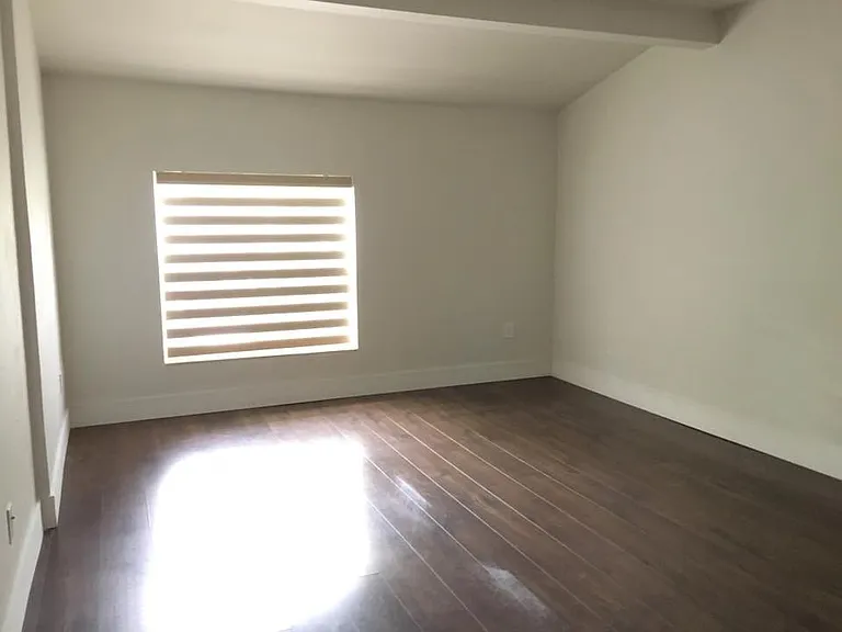 2900 Bird Ave — Photo 33