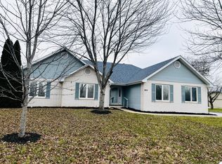 902 Fairway Ct, Nixa, MO 65714