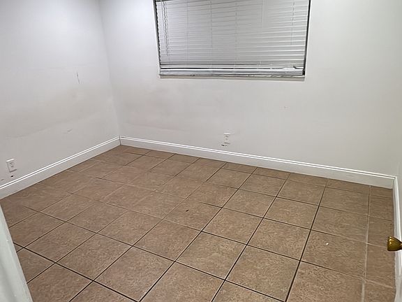 5th image of 6522 SW 18th Ct
