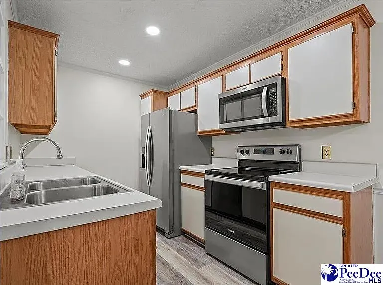 701 Coventry Ln — Photo 7