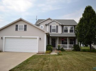 1719 Waterford Dr, Bowling Green, OH 43402